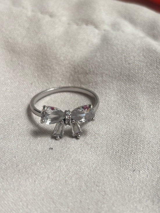 Jewelry - Silver Bow Crystal Ring - Clear Stones